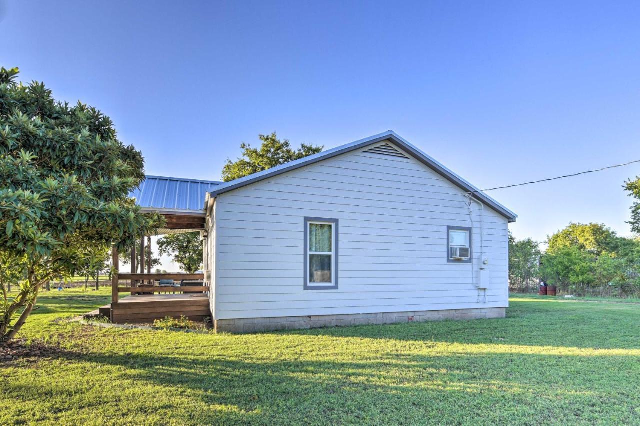 House On Cattle Farm Central To Temple And Waco Lorena Экстерьер фото