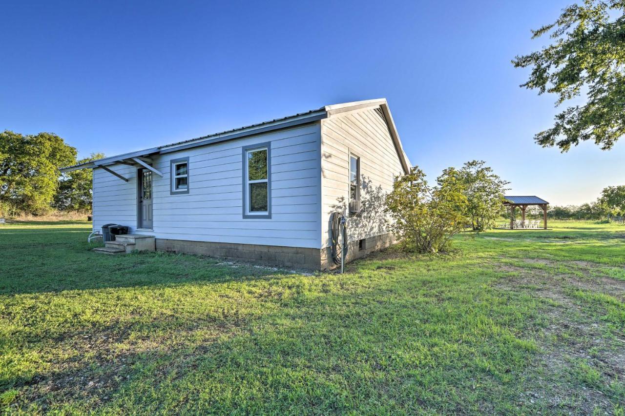 House On Cattle Farm Central To Temple And Waco Lorena Экстерьер фото